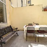 Casa vacanze Traditional Maltese Townhouse With Backyard Garden And Seafront Location
