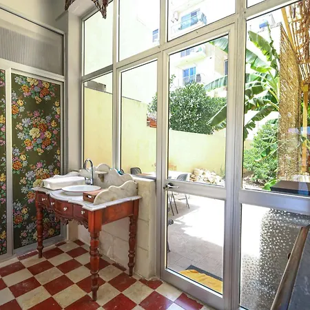 בית נופש Traditional Maltese Townhouse With Backyard Garden And Seafront Location