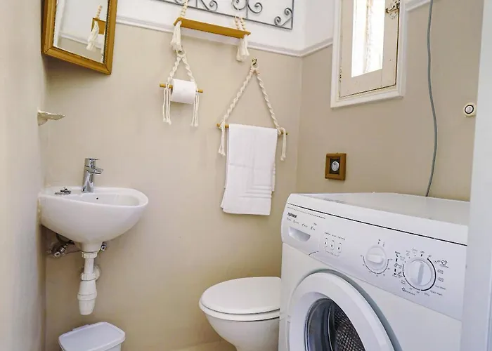 Traditional Maltese Townhouse With Backyard Garden And Seafront Location Дом отдыха Марсаскала